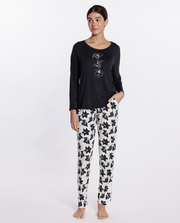 Pijama llarg de modal elàstic, de flors, Lilium Color Negre - 1